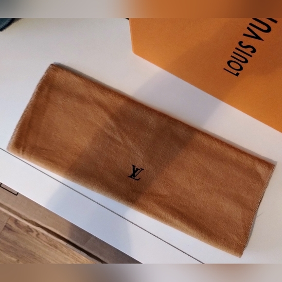 Louis Vuitton Dustbag for Crossbody or Large Clutch EUC SOLD SOLD SOLD SOLD SOLD - Picture 4 of 4